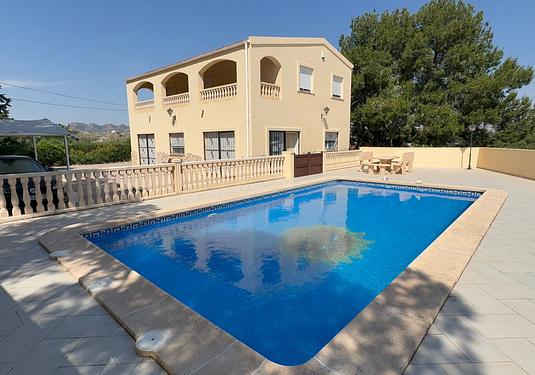 Villa in Canadas De San Pedro