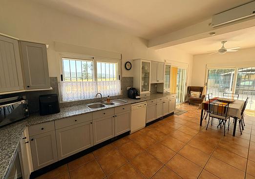 Villa in Canadas De San Pedro