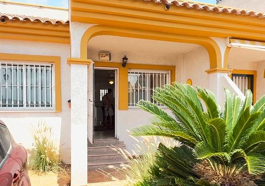Town house in Daya Nueva