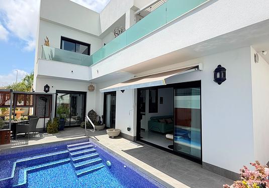 Villa in Los Montesinos