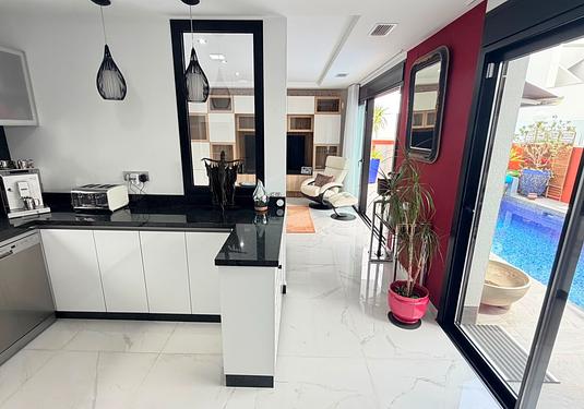 Villa in Los Montesinos