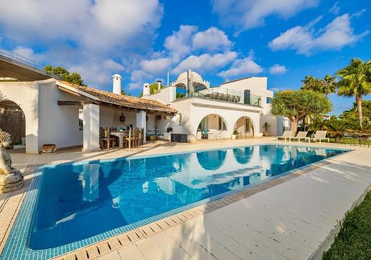 Villa in Calvia