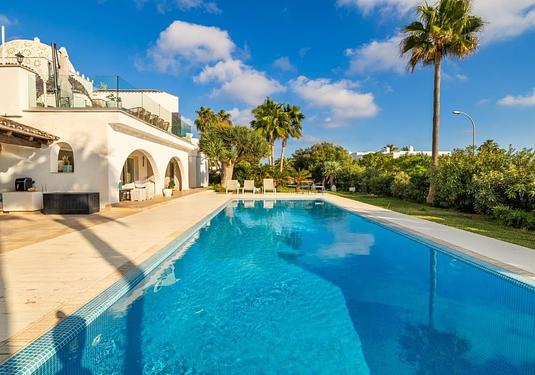 Villa in Calvia