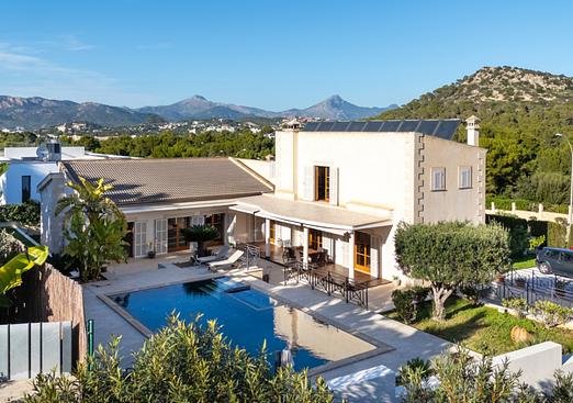 Villa in Calvia