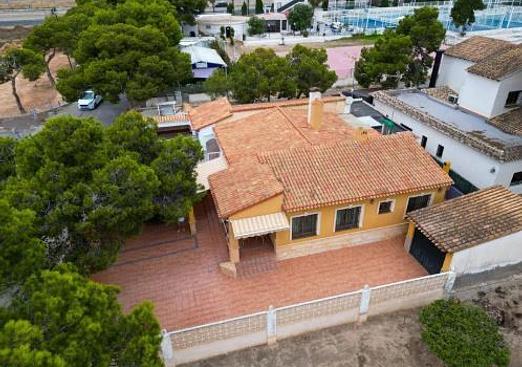 Semi detached in Orihuela Costa