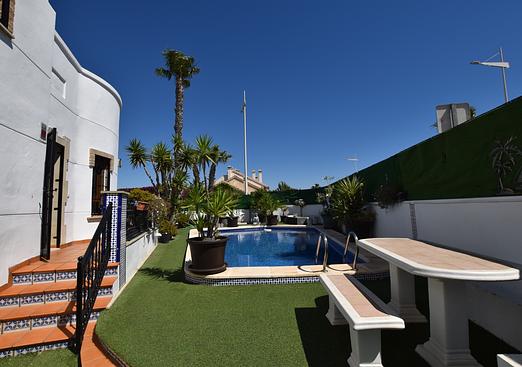 Villa in Algorfa