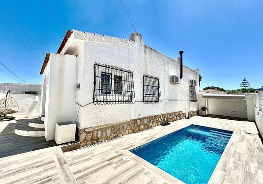 Villa in Villamartin