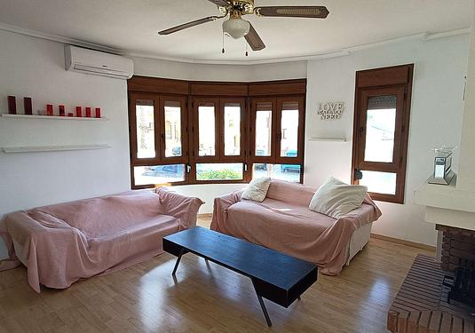 Villa in Algorfa
