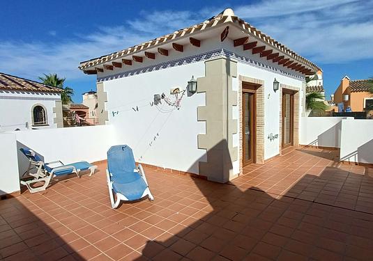 Villa in Algorfa