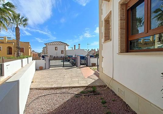 Villa in Algorfa