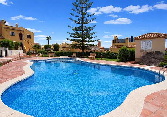 Apartment in Algorfa