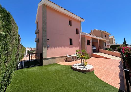 Villa in Algorfa