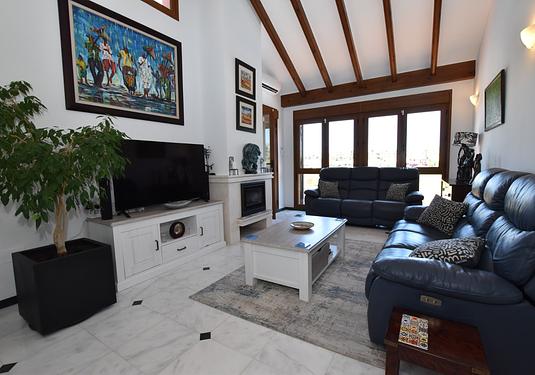 Villa in Algorfa