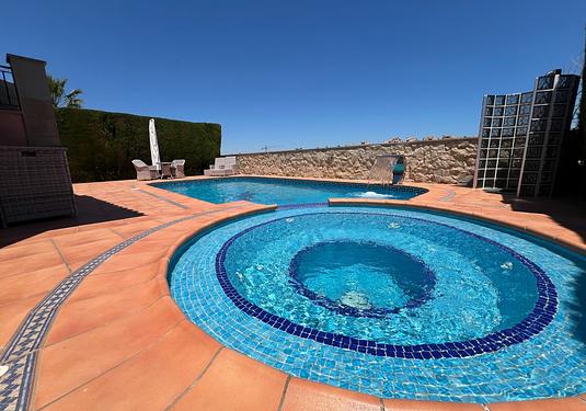 Villa in Algorfa