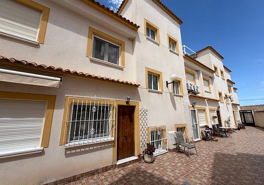 Town house in Torremendo
