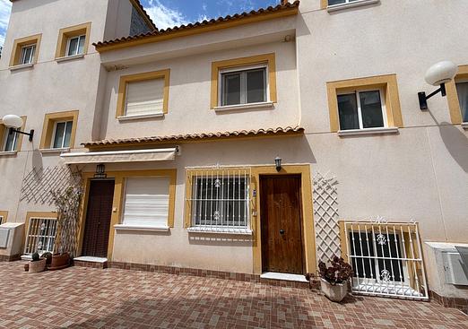 Town house in Torremendo