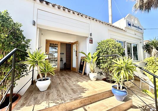 Commercial in Cabo Roig