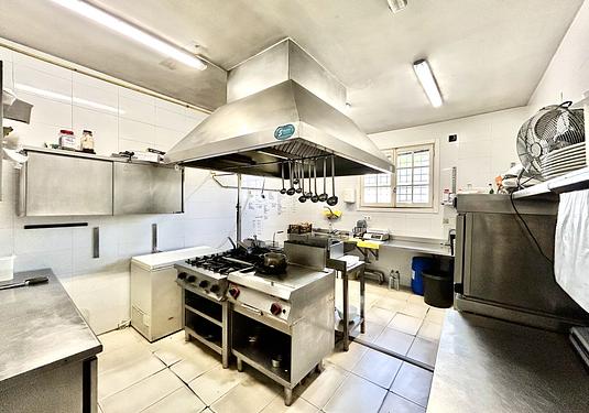 Commercial in Cabo Roig