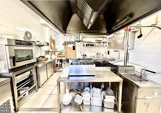 Commercial in Cabo Roig