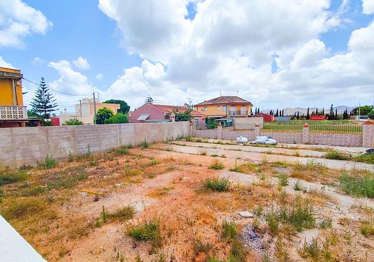 Land in Los Urrutias