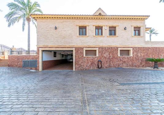 Villa in Molins