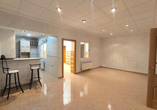 Town house in Algueña