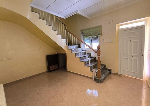 Town house in Algueña