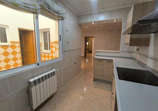 Town house in Algueña
