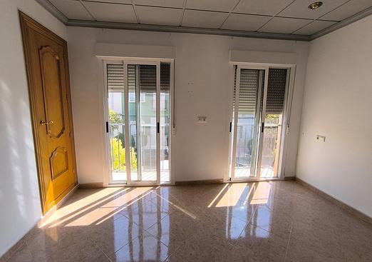 Town house in Algueña