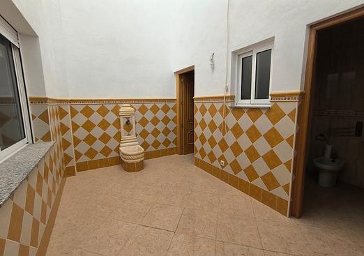 Town house in Algueña