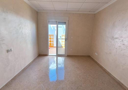 Town house in Algueña