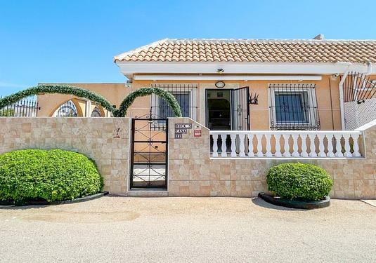 Bungalow in Los Alcazares