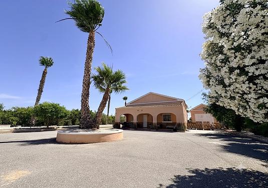 Country house in Dolores