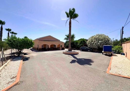 Country house in Dolores