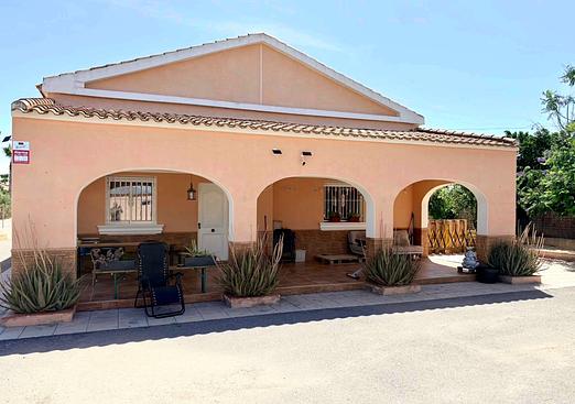 Country house in Dolores