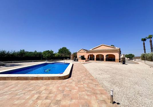 Country house in Dolores