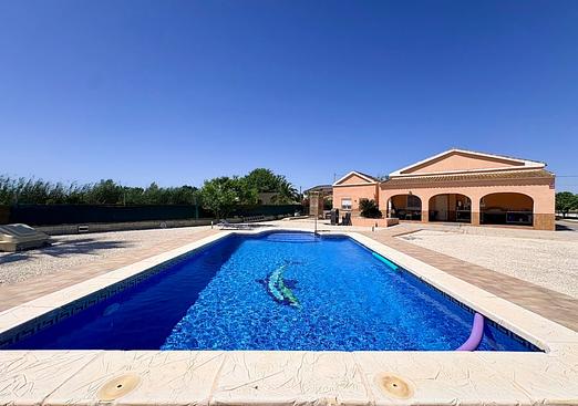 Country house in Dolores