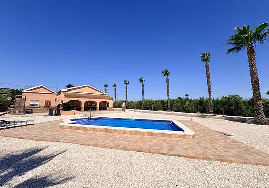 Country house in Dolores