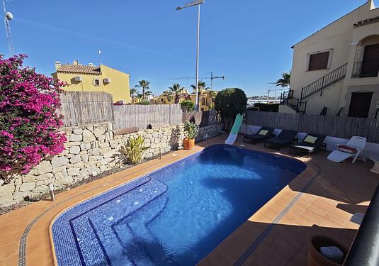 Villa in Algorfa