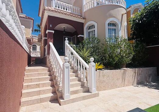 Villa in Villamartin