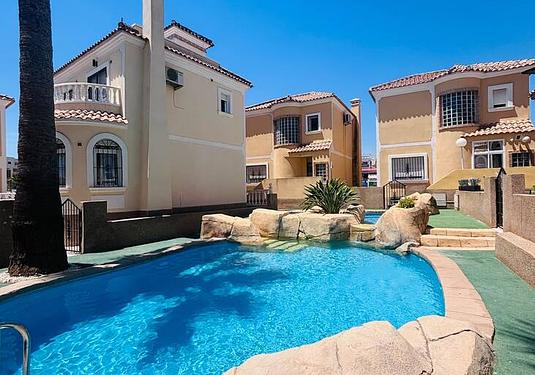Villa in Villamartin