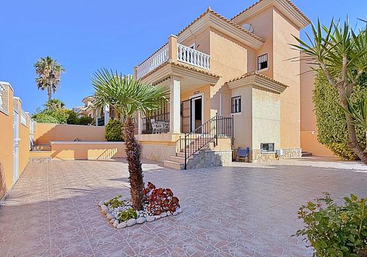 Villa in Orihuela
