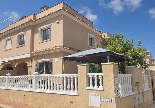 Villa in Villamartin