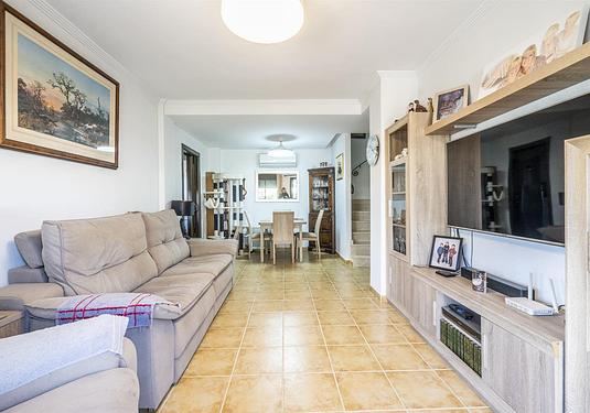 Town house in San Cayetano