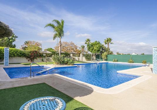 Town house in San Cayetano