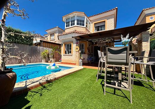 Villa in El Raso