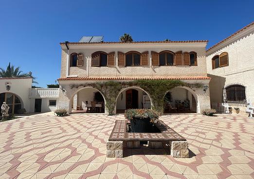 Country house in Elda