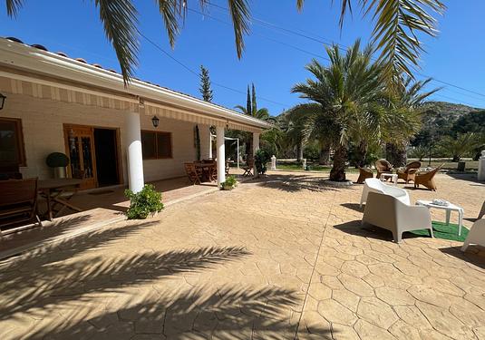 Country house in Elda
