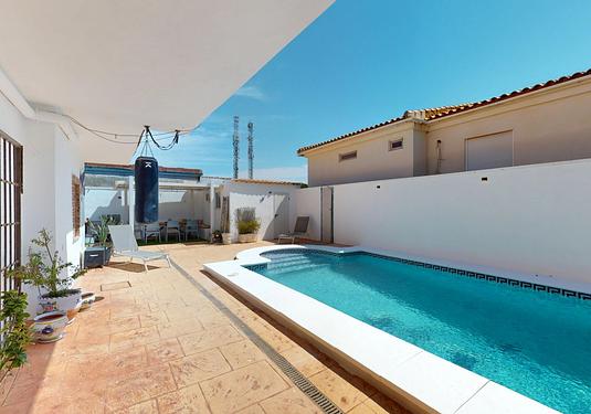 Villa in Los Alcazares
