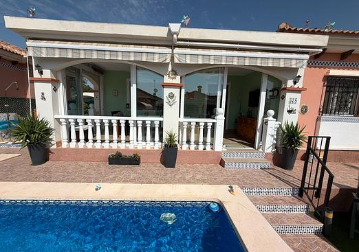 Villa in Los Montesinos
